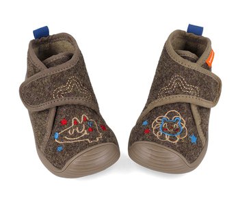 Woolen slippers