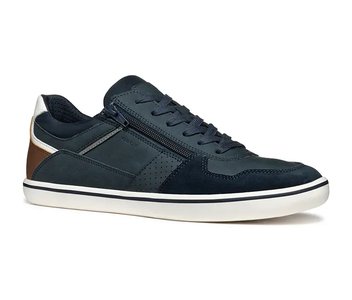 Men's leisure footwear